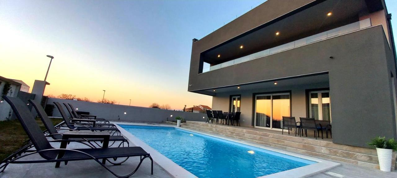 Villa Tia With Heated Pool & Jacuzzi Murvica  Eksteriør bilde